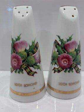 Vintage loch lamond Scotland thistle porcelain salt and pepper set